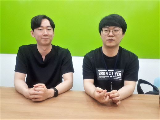 이하늘(오른쪽) 소프트스퀘어드 대표와 정우현 CTO.